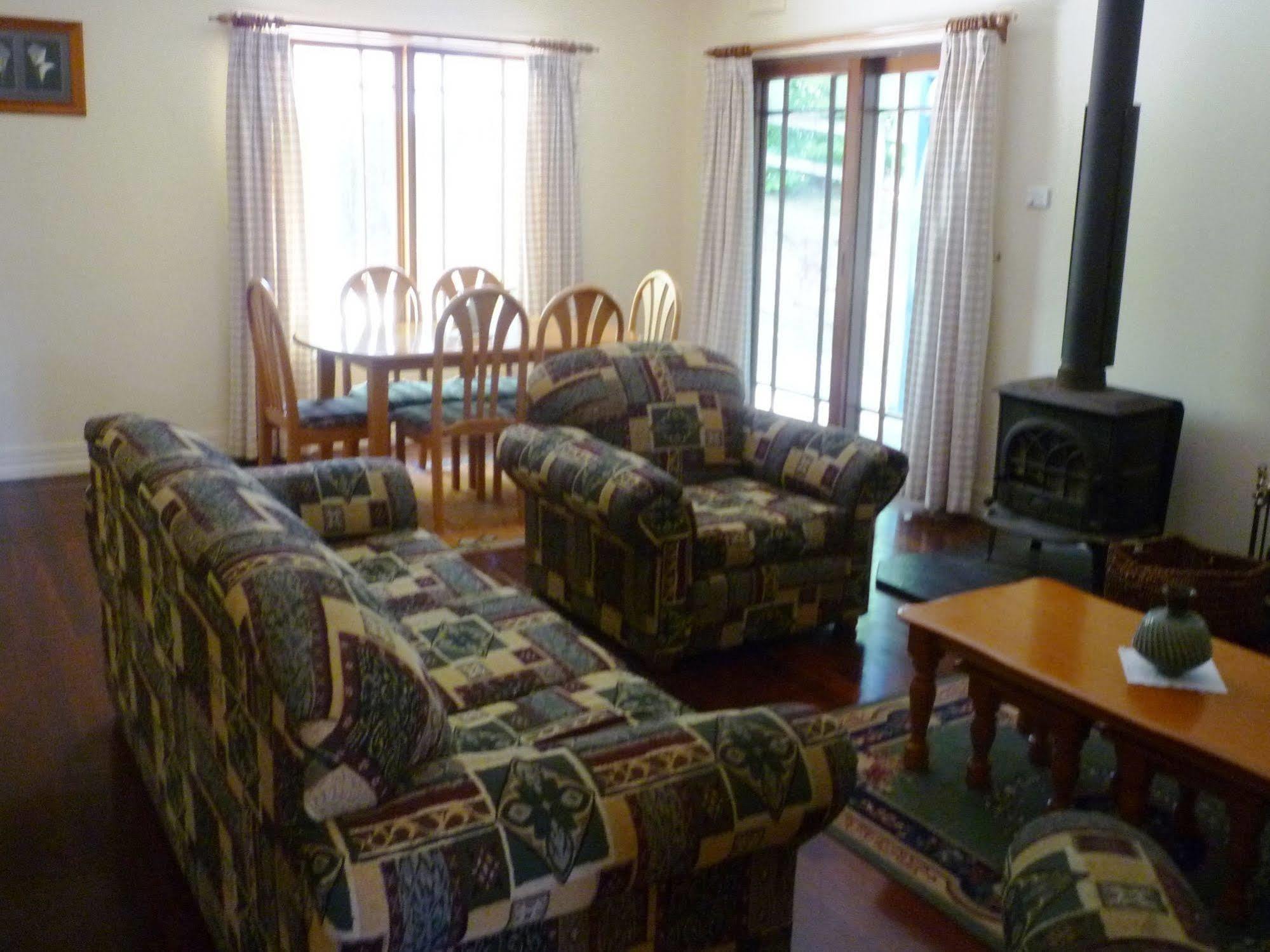 Whispering Pines Cottages Wentworth Falls Εξωτερικό φωτογραφία